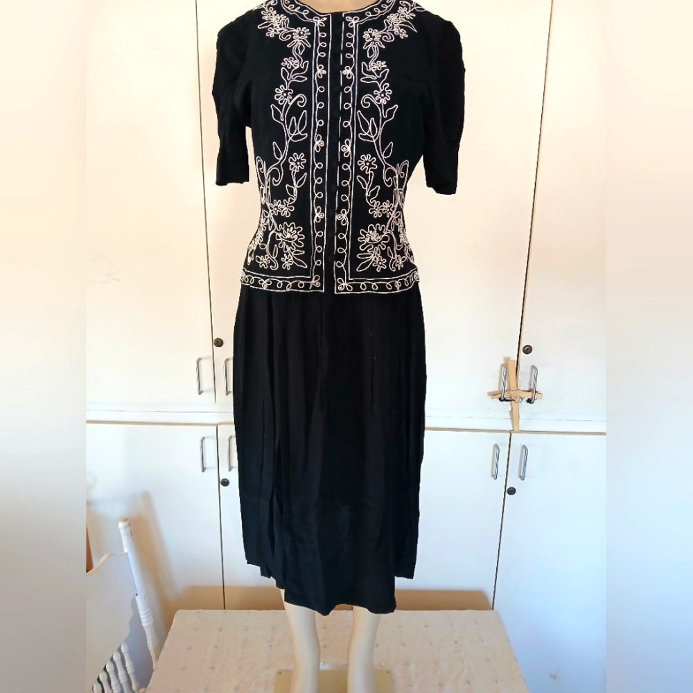 Karin Stevens Black Midi Dress with White Embroidery